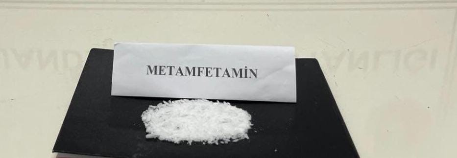 BURSA'NIN İNEGÖL İLÇESİNDE JANDARMA KOMUTANLIĞI EKİPLERİ KOVALAMACA SONUCU UYUŞTURUCU TACİRİNİ...