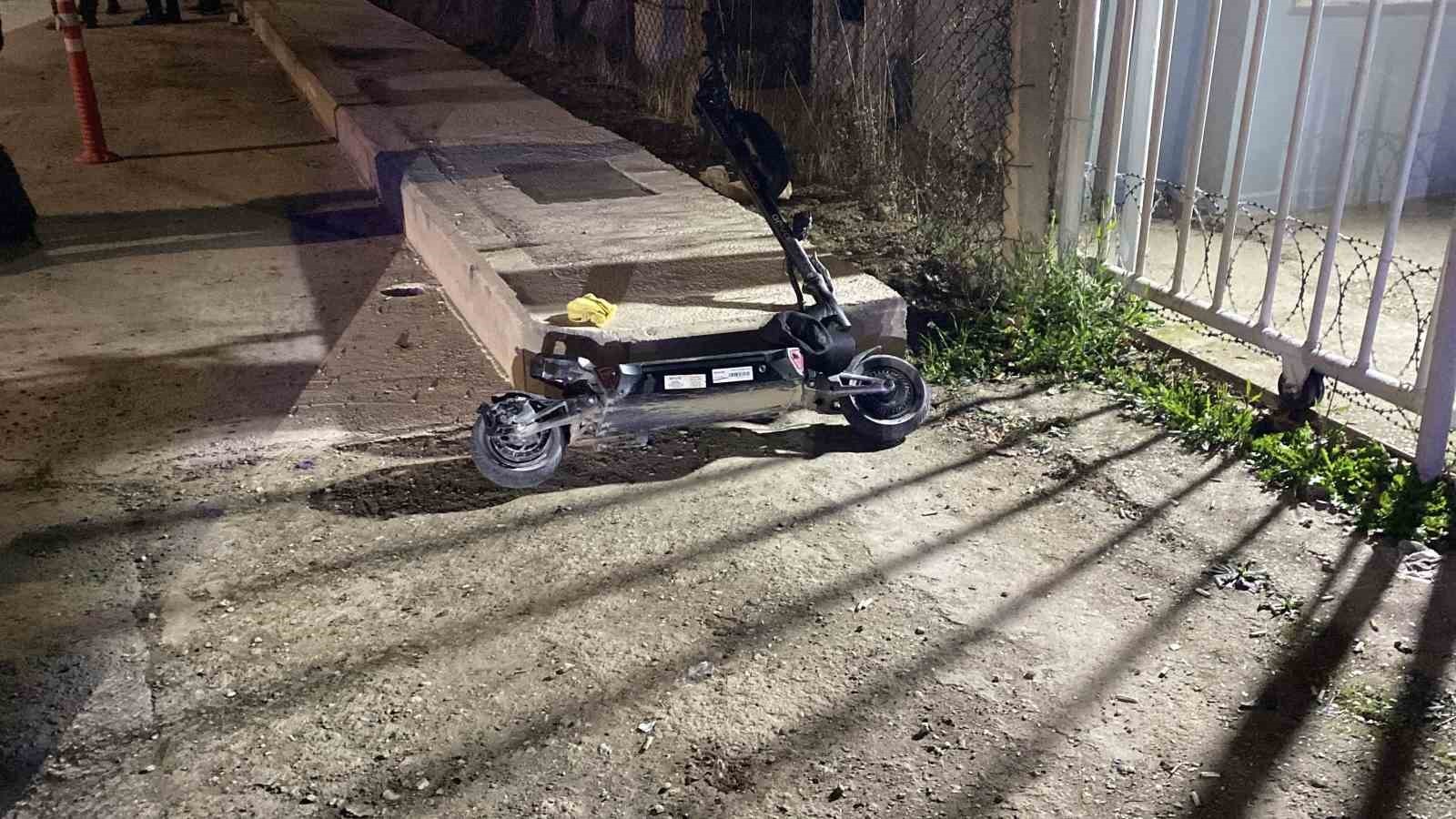 BURSA'NIN İNEGÖL İLÇESİNDE MEYDANA GELEN KAZADA OTOMOBİL İLE ÇARPIŞAN SCOOTERIN SÜRÜCÜSÜ AĞIR...