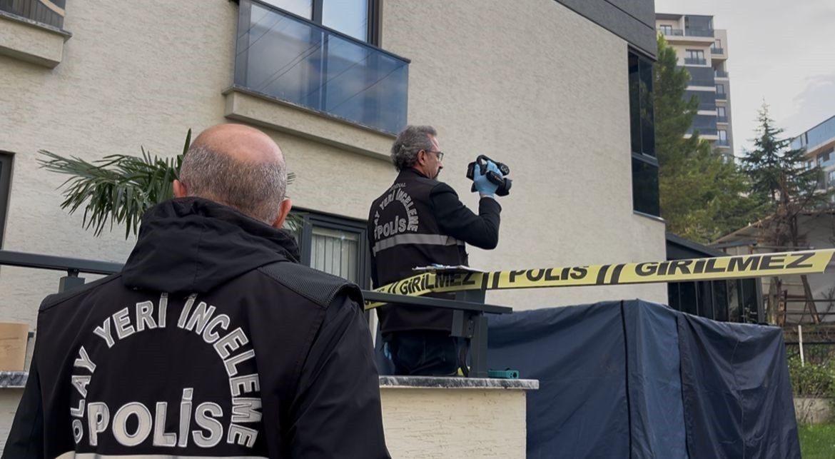 BURSA'NIN NİLÜFER İLÇESİNDE HAVA ALMAK İÇİN ÇIKTIĞI CAMDAN DENGESİNİ KAYBEDEREK DÜŞEN 32 YAŞINDAKİ...