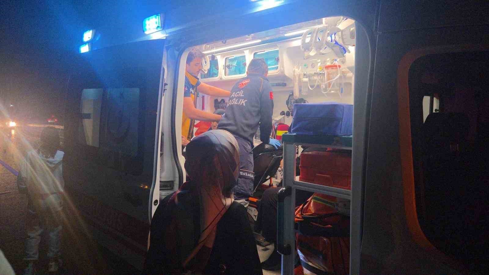 BURSA'NIN ORHANGAZİ İLÇESİNDE YALOVA-BURSA KARAYOLU SÜPÜRGELİK MEVKİİNDE MEYDANA GELEN TRAFİK...