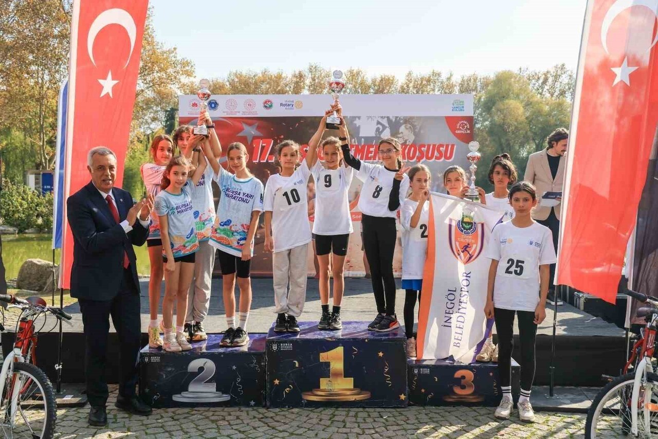 BURSA BÜYÜKŞEHİR BELEDİYESİ VE BURSA ULUDAĞ ROTARY KULÜBÜ İŞ BİRLİĞİYLE DÜZENLENEN 17. BAŞÖĞRETMEN...