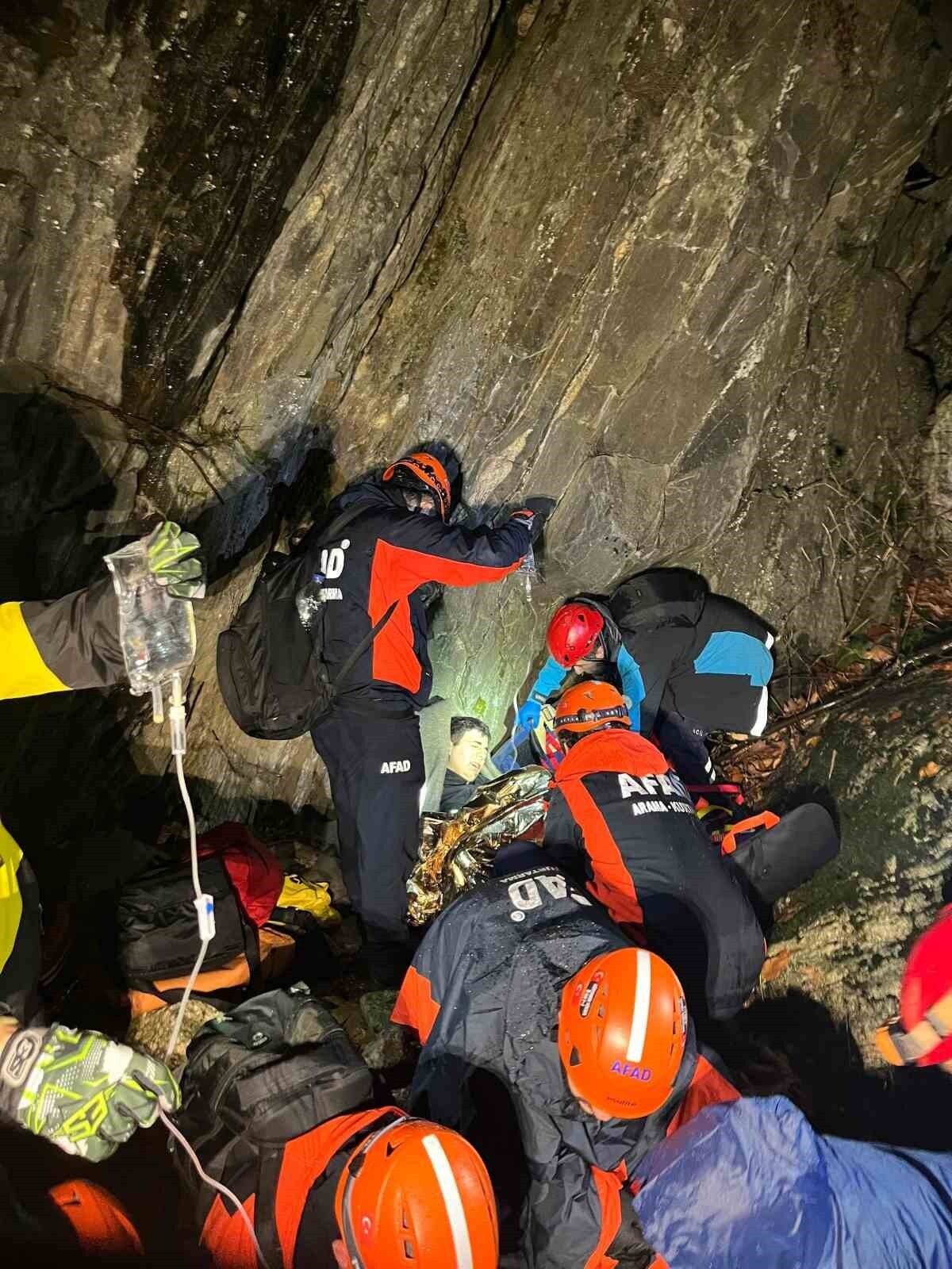 BURSA’DA İKİ GENÇ, SAAT 14.00 SIRALARINDA BALABAN DERESİ ÜZERİNDEN ULUDAĞ MİLLİ PARKI İSTİKAMETİNE...