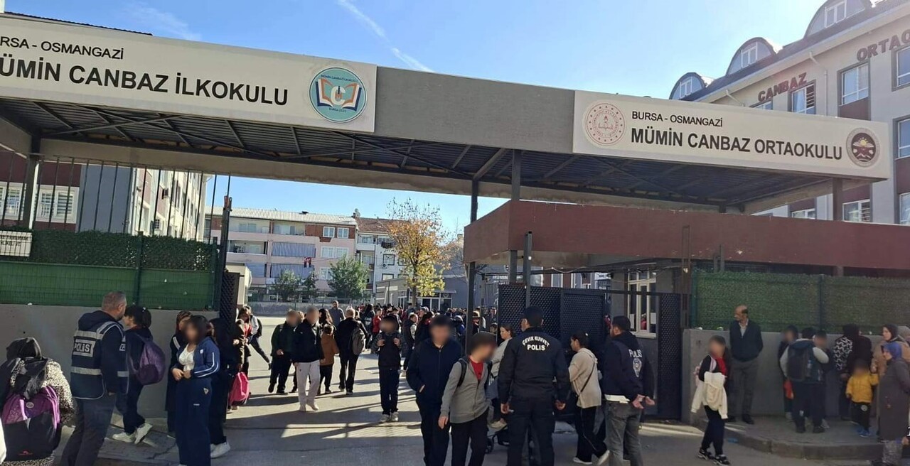 BURSA’DA OKUL ÇEVRELERİNDE ÇOCUK VE GENÇLERİN KORUNMASINA YÖNELİK DENETİM YAPILDI