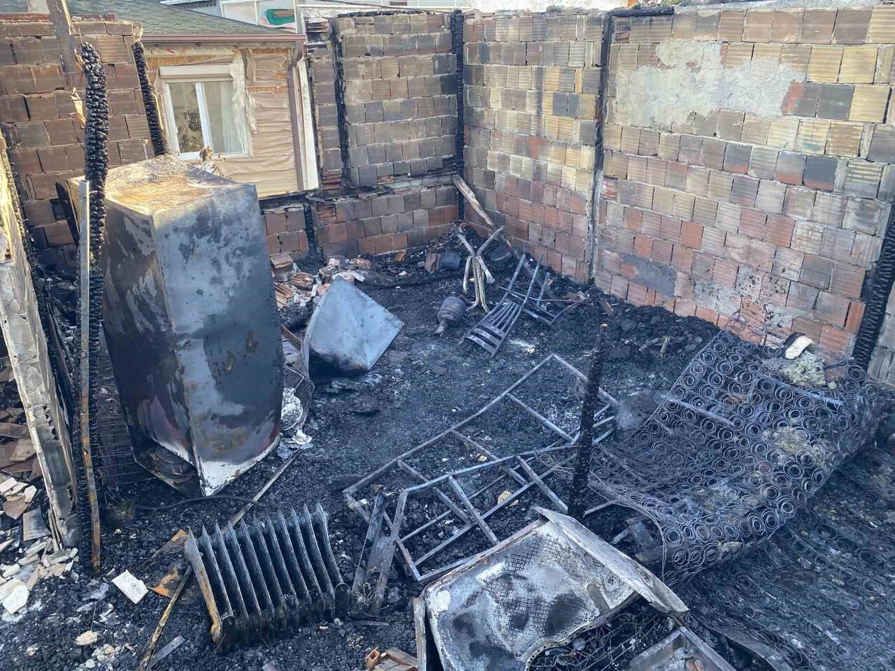 BURSA’NIN MUDANYA İLÇESİ EĞERCE MAHALLESİ EĞERCE 14. SOKAK’TA BUGÜN SAAT 13.15 SIRALARINDA ÇIKAN...