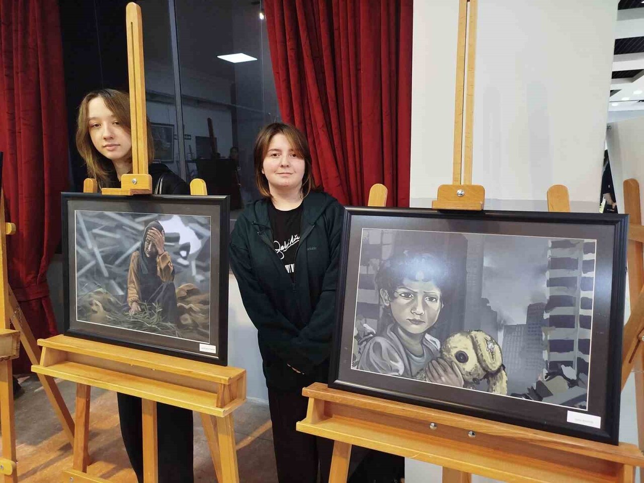 BURSA ZEKİ MÜREN GÜZEL SANATLAR LİSESİ ÖĞRENCİLERİNİN HAZIRLADIĞI SERGİ, GAZZE'DEKİ  SAVAŞ MAĞDURU...