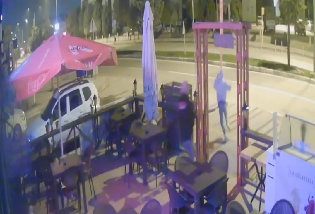 BURSALI KEBAPÇI HIRSIZI SOPAYLA KOVALADI