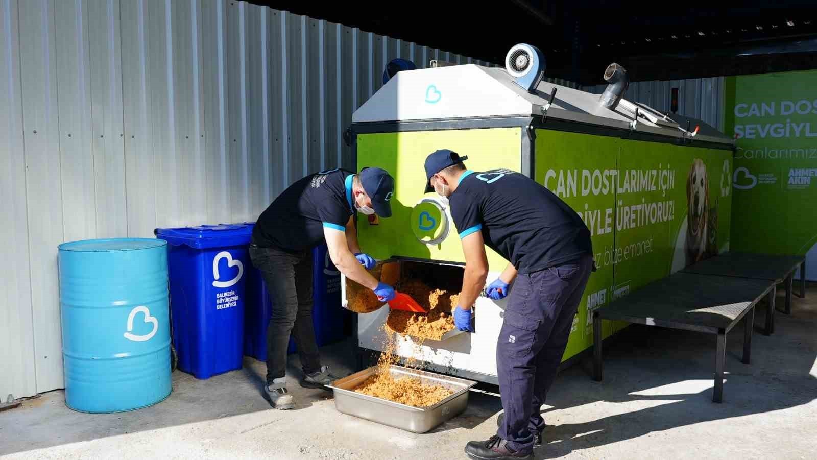 BÜYÜKŞEHİR, CAN DOSTLARIN MAMASINI KENDİ ÜRETİYOR