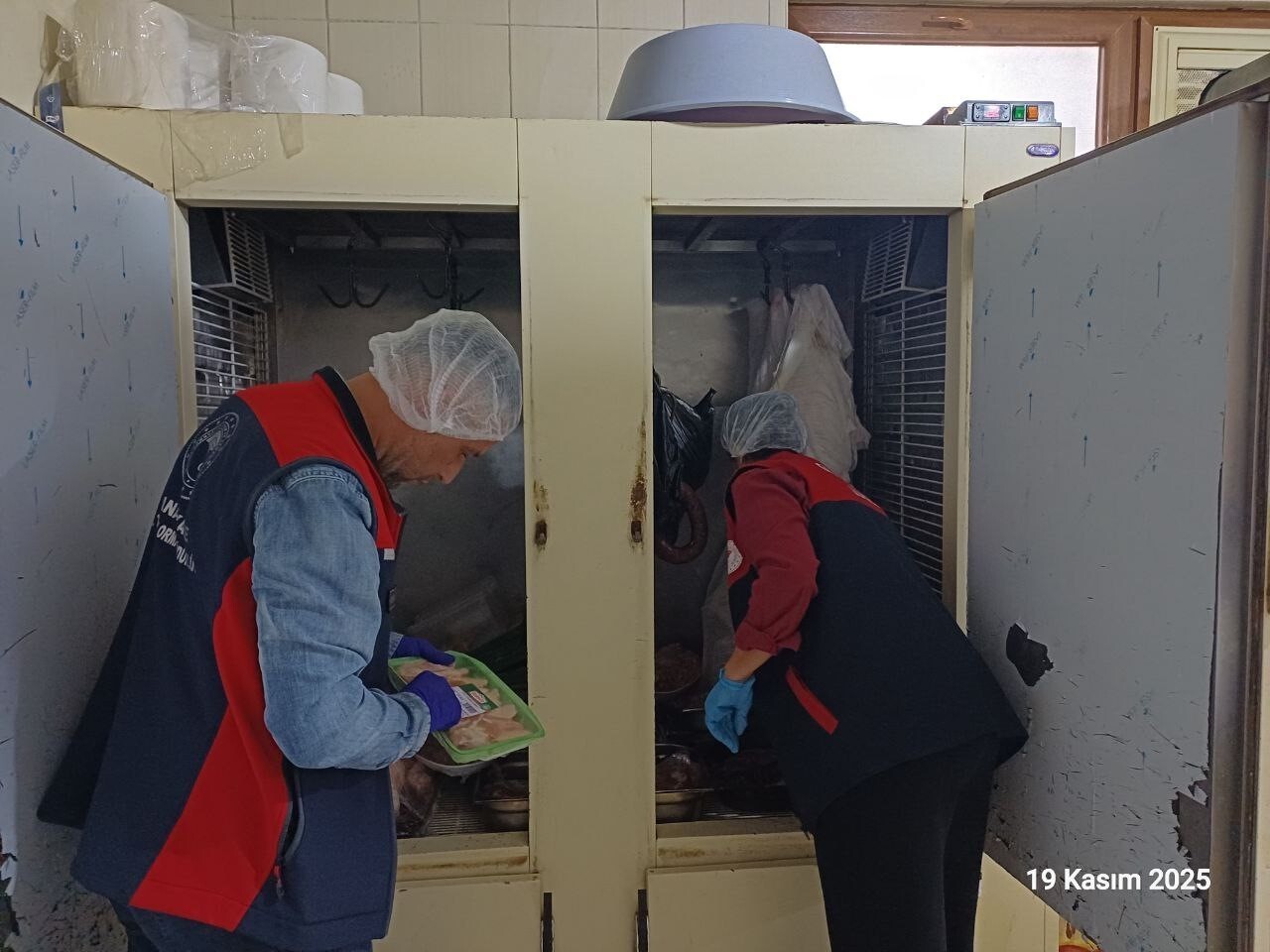 ÇANAKKALE'DE İL TARIM VE ORMAN MÜDÜRLÜĞÜ EKİPLERİ TARAFINDAN OTELLERE YÖNELİK EŞ ZAMANLI GIDA...