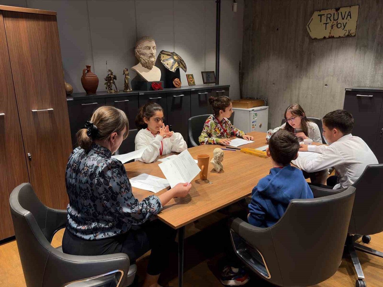 ÇANAKKALE’DE, 5 BİN 600 YILLIK GEÇMİŞE SAHİP TROYA ÖREN YERİ’NDEN ÇIKAN ESERLERİN SERGİLENDİĞİ...