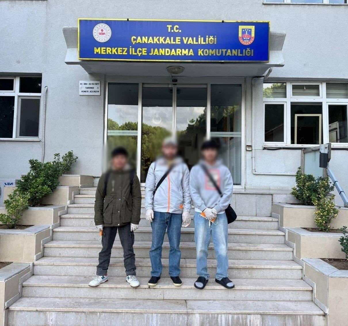 ÇANAKKALE’DE JANDARMA EKİPLERİNCE 7 GÜN İÇERİSİNDE İNSAN KAÇAKÇILIĞINA YÖNELİK GERÇEKLEŞTİRLEN 10...