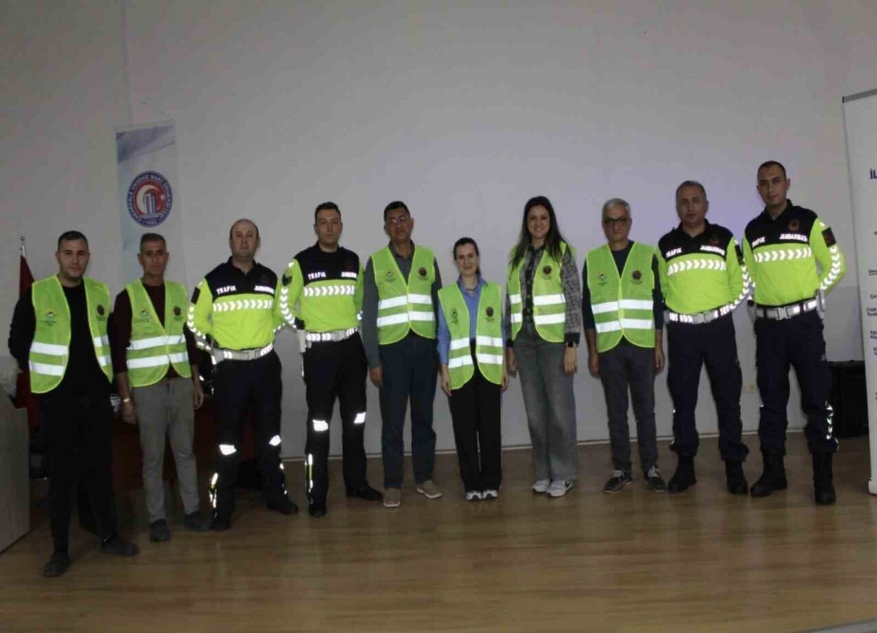 ÇANAKKALE’NİN EZİNE İLÇESİNDE JANDARMA EKİPLERİNCE MOTORSİKLET SÜRÜCÜLERİNE YÖNELİK ÇEŞİTLİ...