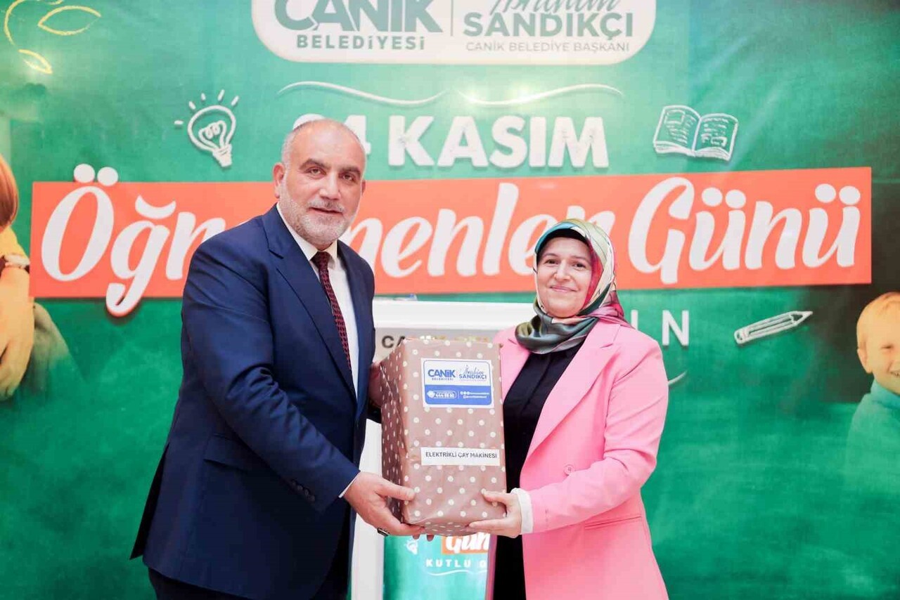 CANİK BELEDİYE BAŞKANI İBRAHİM SANDIKÇI, ÖĞRETMENLER GÜNÜ’NDE İLÇEDEKİ ÖĞRETMENLERİ AĞIRLAYARAK...