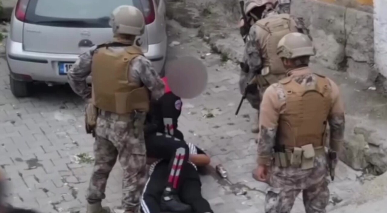 ÇANKIRI’DA JANDARMA VE POLİS EKİPLERİ TARAFINDAN YAPILAN ÇALIŞMALAR NETİCESİNDE ÇEŞİTLİ SUÇLARDAN...