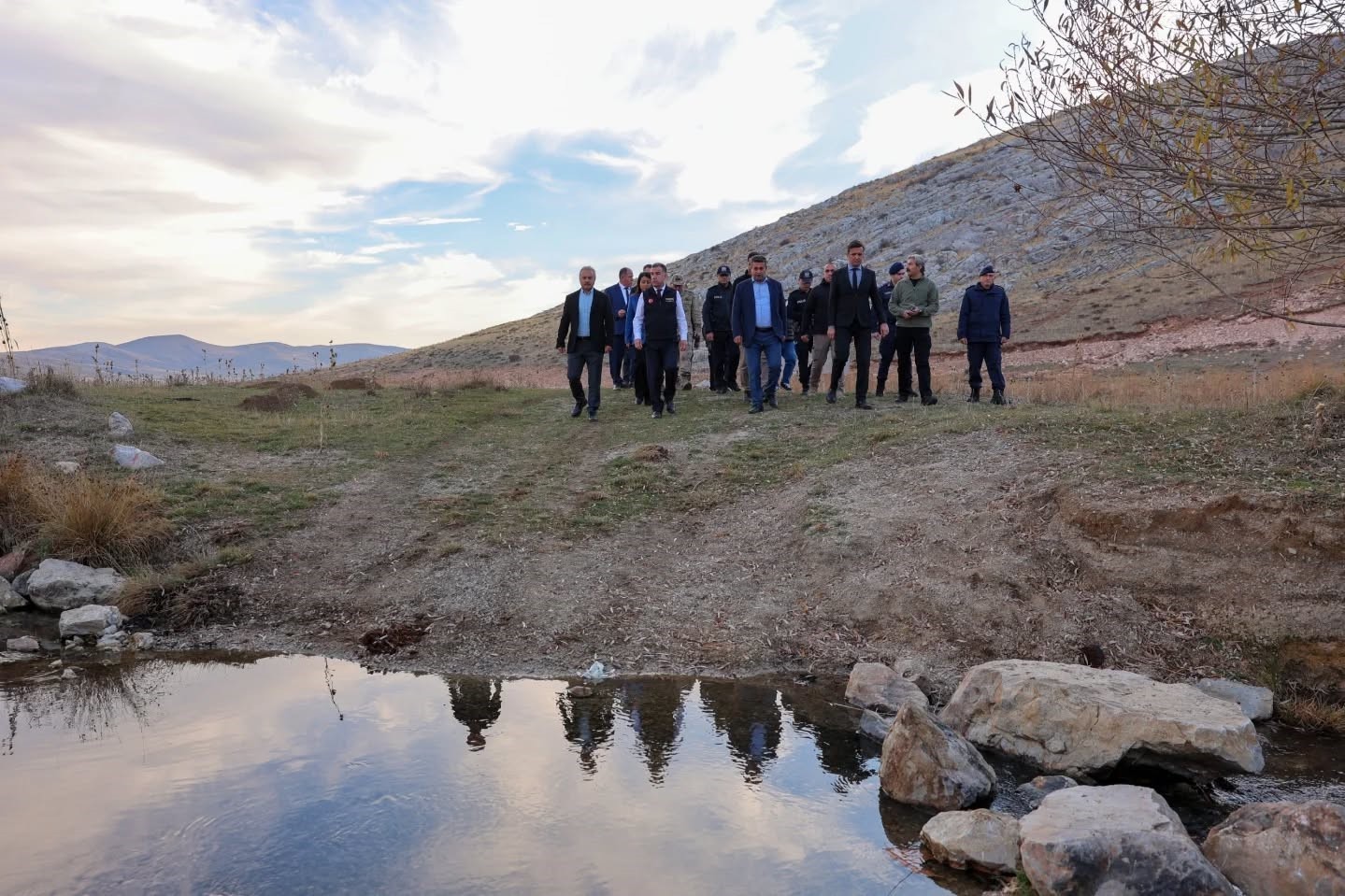 ÇATALÇEŞME KÖYÜNE İÇME SUYU GETİRECEK PROJEDE ÇALIŞMALAR SÜRÜYOR