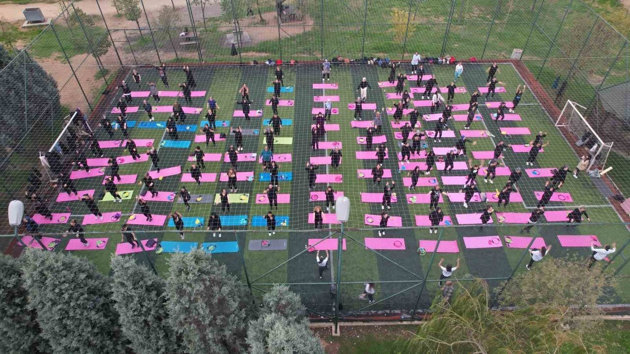 ÇAYIROVA BELEDİYESİ BİLGİEVLERİ'NDE EĞİTİM ALAN YAKLAŞIK 80 KURSİYER, ÇAĞDAŞKENT MESİRE ALANI'NDA...