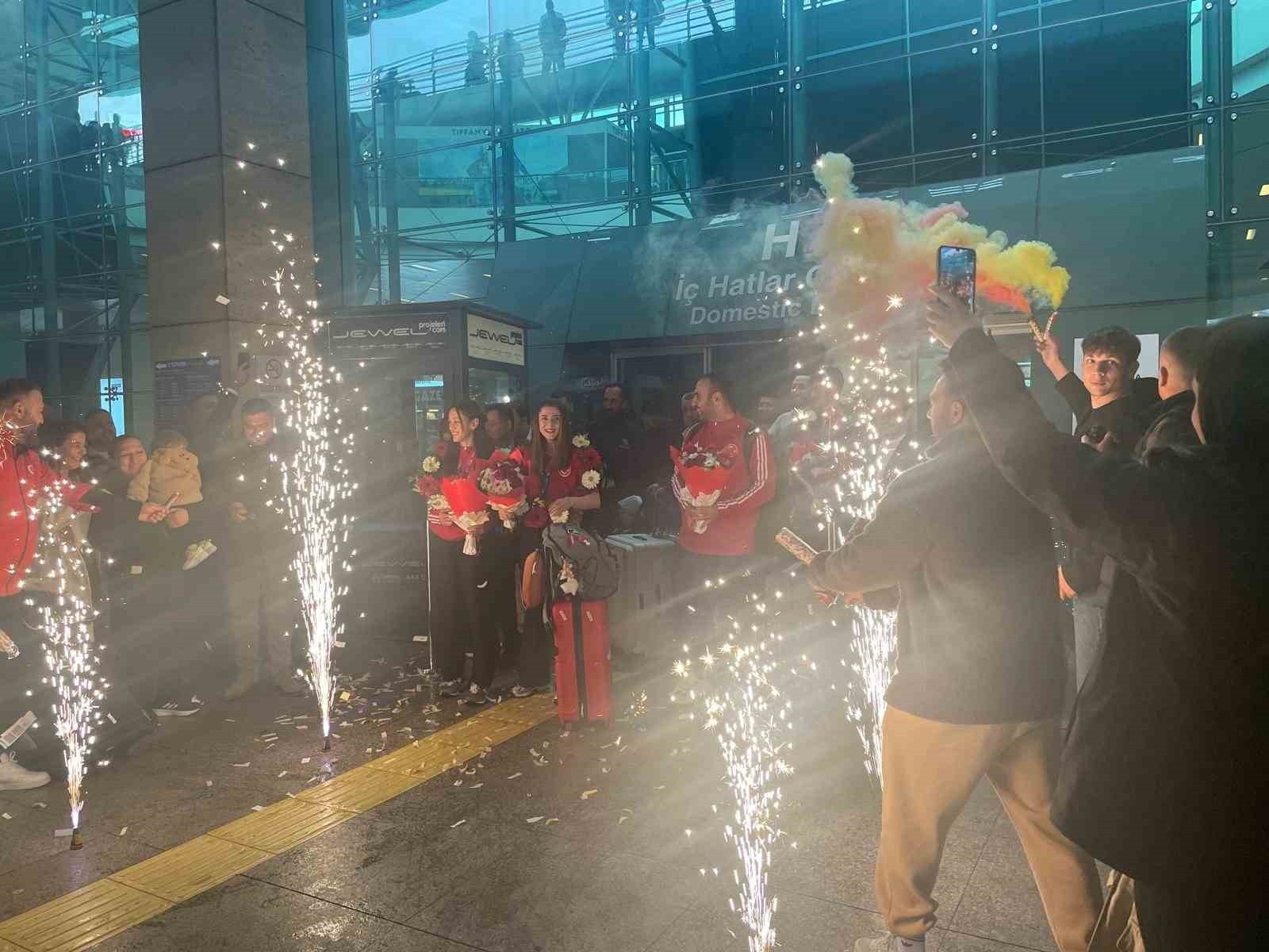 ÇİN’İN WUXİ KENTİNDE YAPILAN 2025 DÜNYA TAEKWONDO ŞAMPİYONASI’NDA İLK KEZ TAKIM HALİNDE DÜNYA...