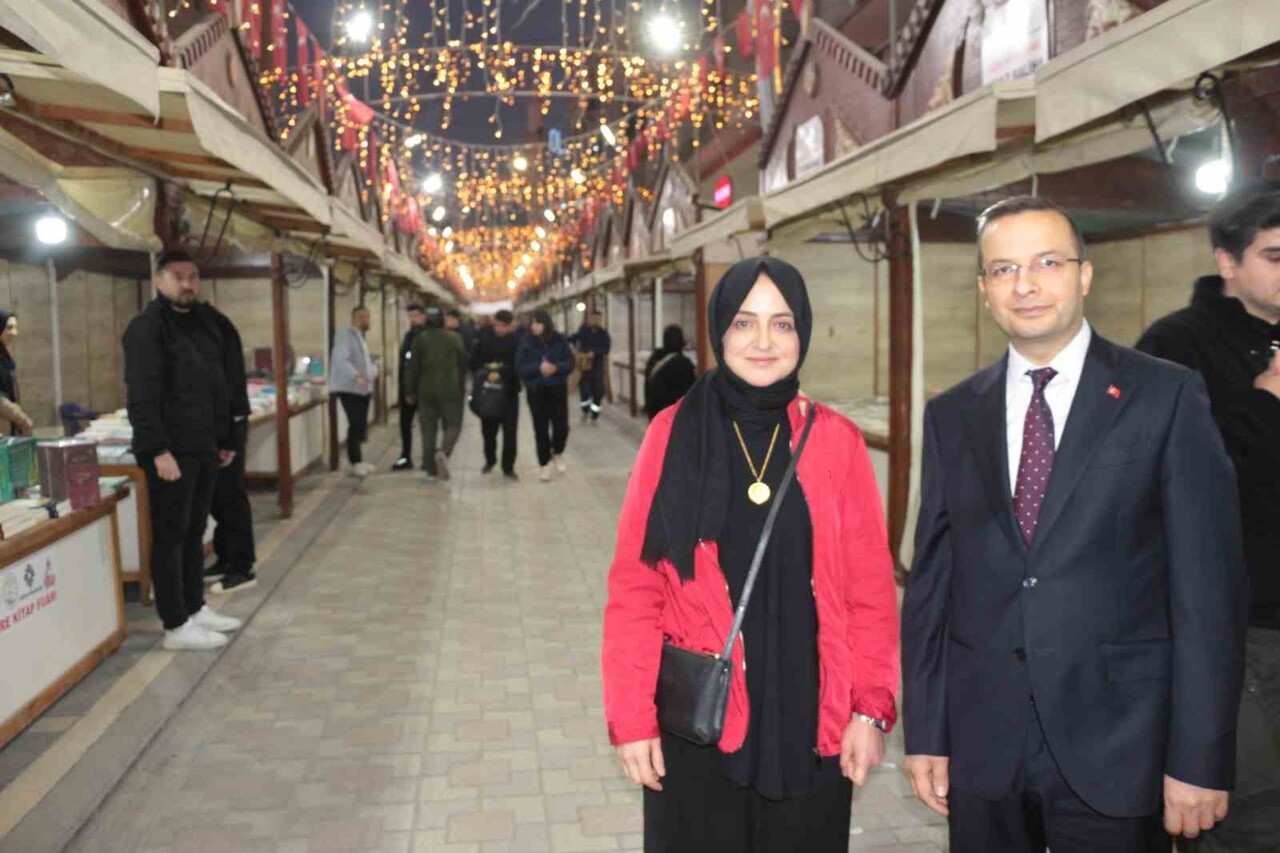 CİZRE KAYMAKAMLIĞININ DÜZENLEDİĞİ "CEZERİ'NİN İZİNDE KARDEŞLİK RUHUYLA TÜRKİYE YÜZYILI CİZRE KİTAP...