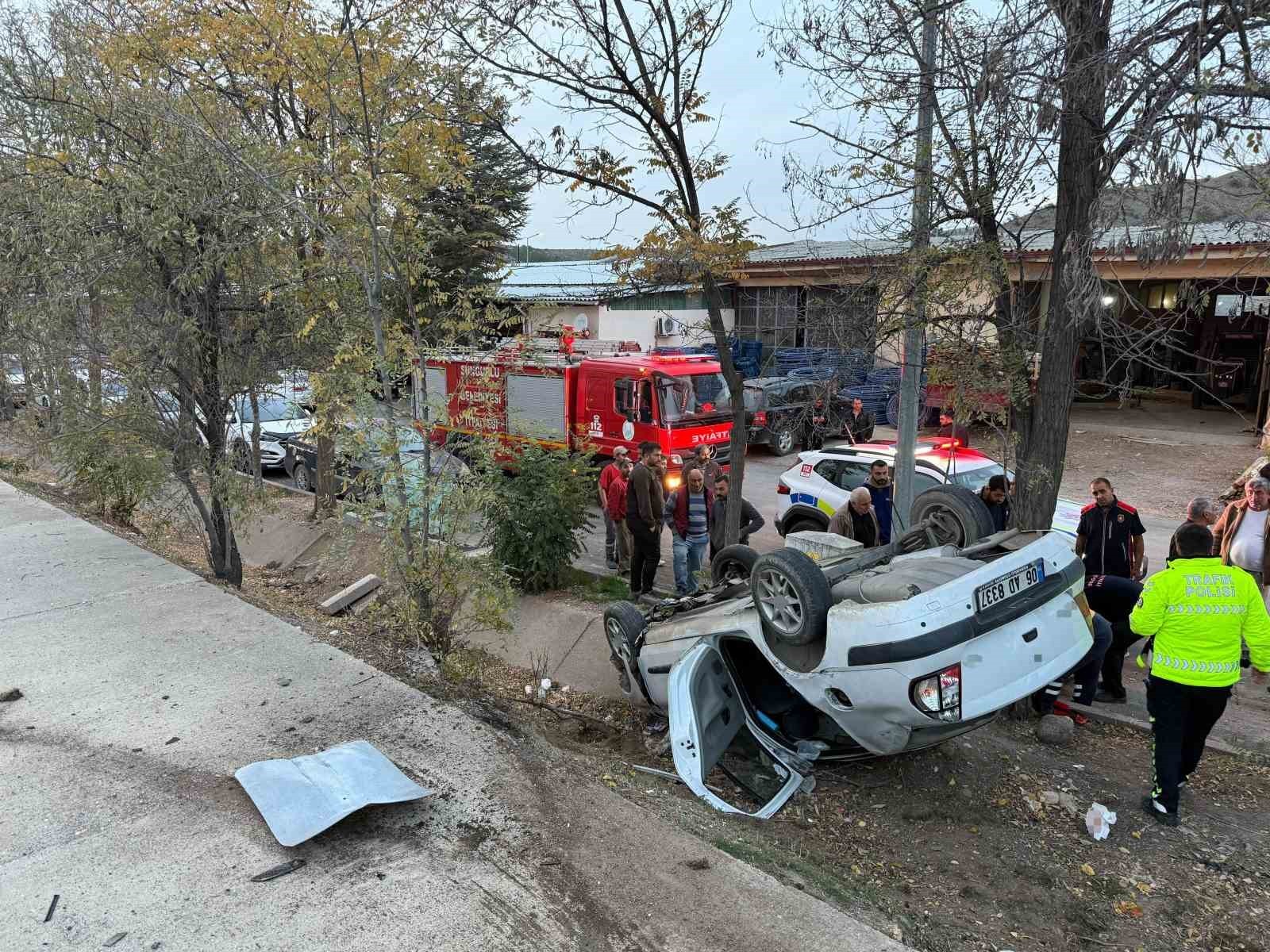 ÇORUM'UN SUNGURLU İLÇESİNDE MEYDANA GELEN TRAFİK KAZASINDA, 70 YAŞINDAKİ SÜRÜCÜNÜN KULLANDIĞI...