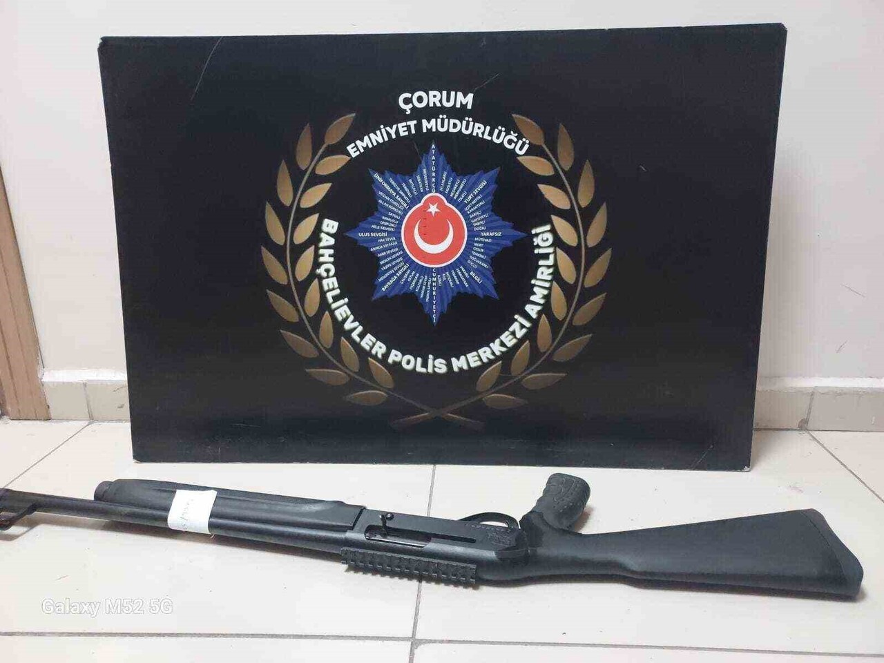 ÇORUM’DA POLİS EKİPLERİNCE GERÇEKLEŞTİRİLEN DENETİMLERDE HAKLARINDA YAKALAMA KARARI BULUNAN 5 KİŞİ...