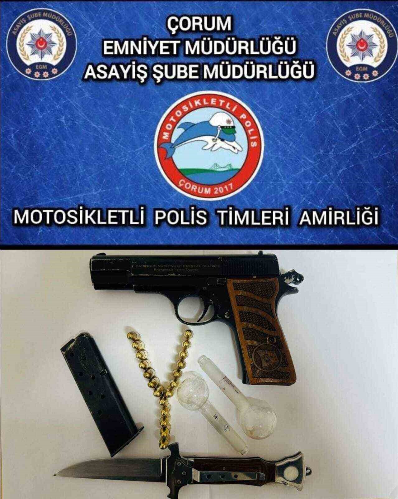 ÇORUM’DA POLİS EKİPLERİNCE GERÇEKLEŞTİRİLEN DENETİMLERDE HAKLARINDA YAKALAMA KARARI BULUNAN 5 KİŞİ...