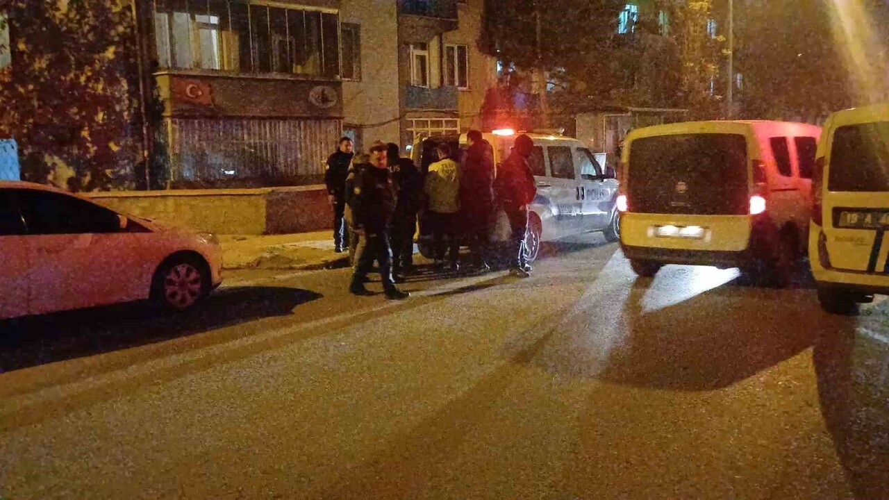 ÇORUM’DA POLİSİN ‘DUR’ İHTARINA UYMAYARAK KAÇAN SÜRÜCÜ, KOVALAMACANIN ARDINDAN YAKALANDI. ALKOLLÜ...