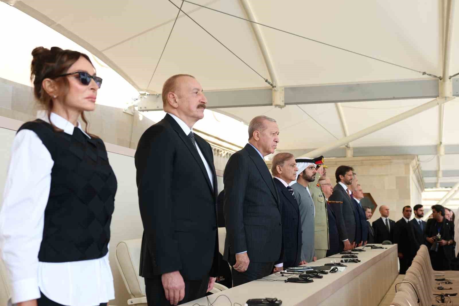 CUMHURBAŞKANI RECEP TAYYİP ERDOĞAN, 8 KASIM ZAFER GÜNÜ TÖRENİ'NİN DÜZENLENDİĞİ AZADLIK MEYDANI'NA...