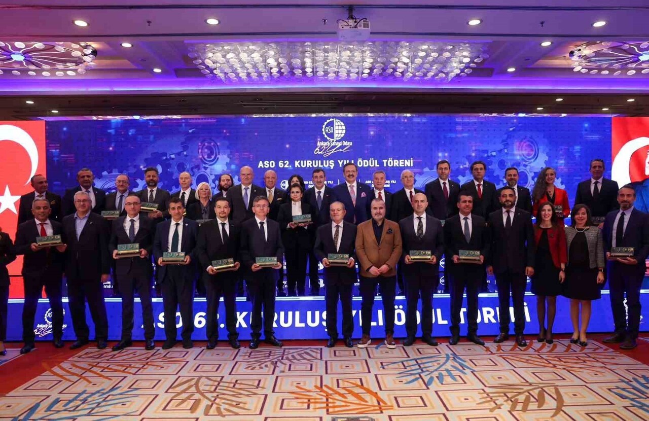 CUMHURBAŞKANI YARDIMCISI CEVDET YILMAZ, "BU AYIN ENFLASYONUNUN İYİ BİR NOKTADA GELECEĞİNİ ÖNCÜ...