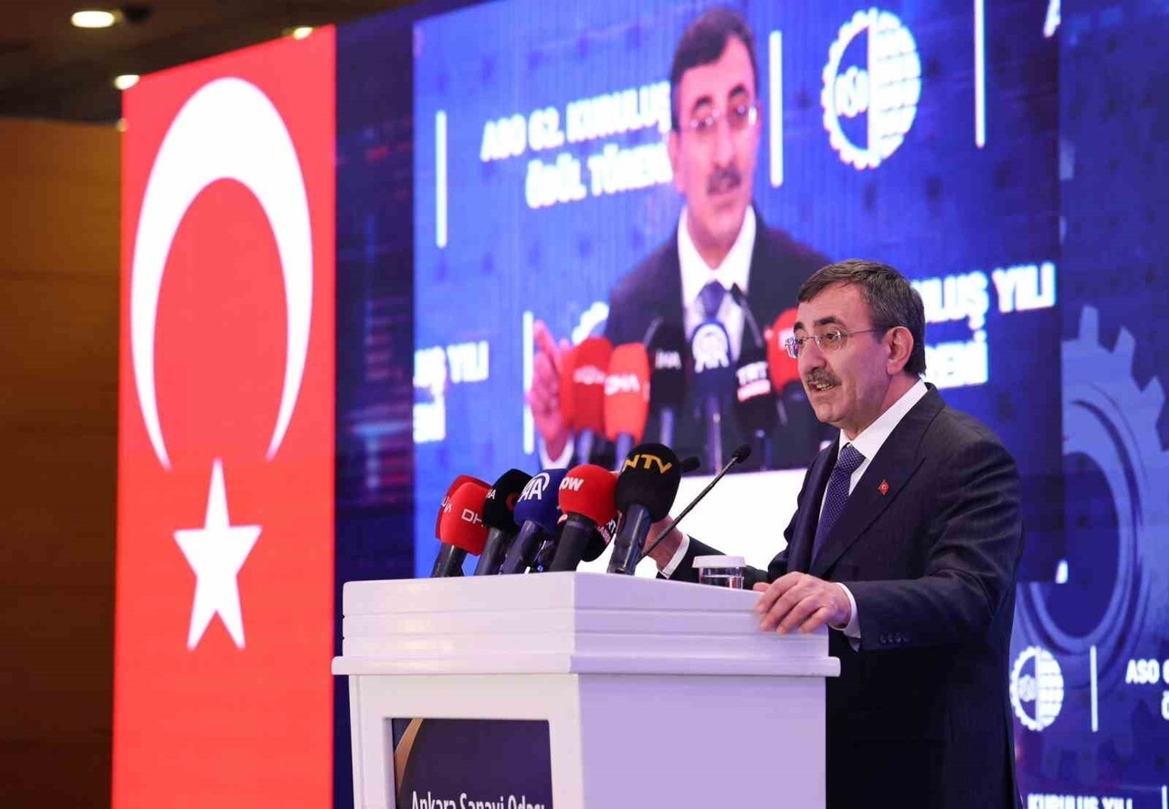 CUMHURBAŞKANI YARDIMCISI CEVDET YILMAZ, "BU AYIN ENFLASYONUNUN İYİ BİR NOKTADA GELECEĞİNİ ÖNCÜ...