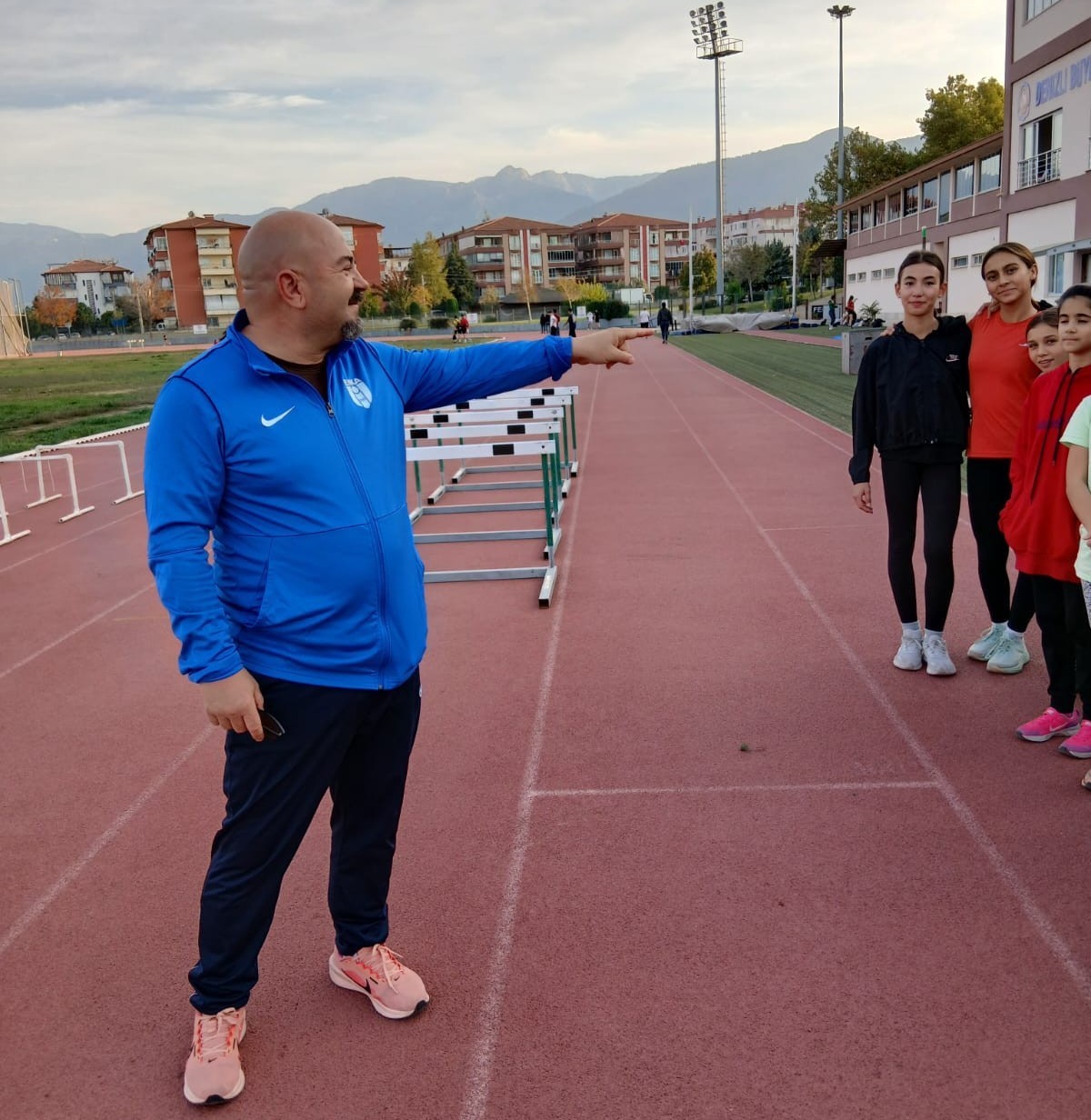 DENİZLİ’DE BÜYÜKŞEHİR BELEDİYESİ GENÇLİK VE SPOR HİZMETLERİ DAİRESİ BAŞKANININ TALİMATIYLA SPOR...