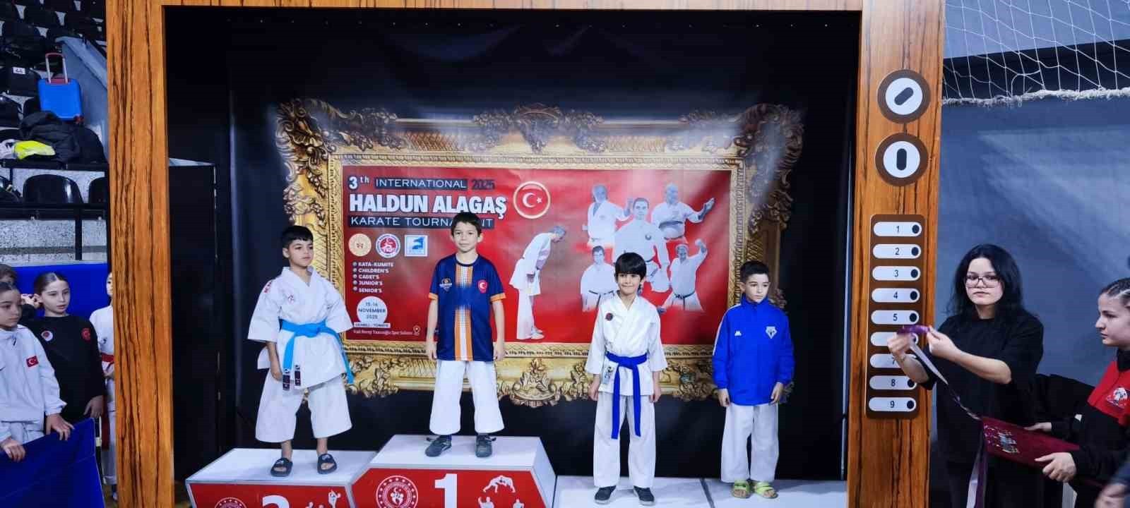 DENİZLİ’DE DÜZENLENEN VE 49 KULÜBÜN KATILDIĞI 3. HALDUN ALAGAŞ ULUSLARARASI KARATE TURNUVASINDA...