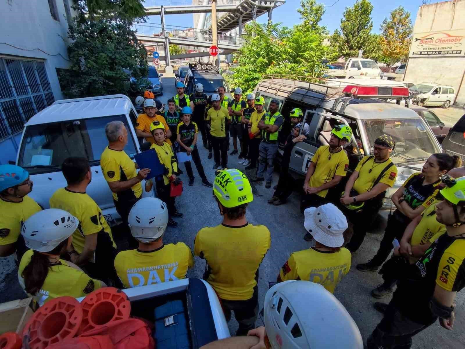 DENİZLİ’DE GÖNÜLLÜLÜK ESSANA GÖRE HİZMET VEREN DAĞ ARAMA KURTARMA (DAK) 9 YILDIR ARAMA KURTARMA...