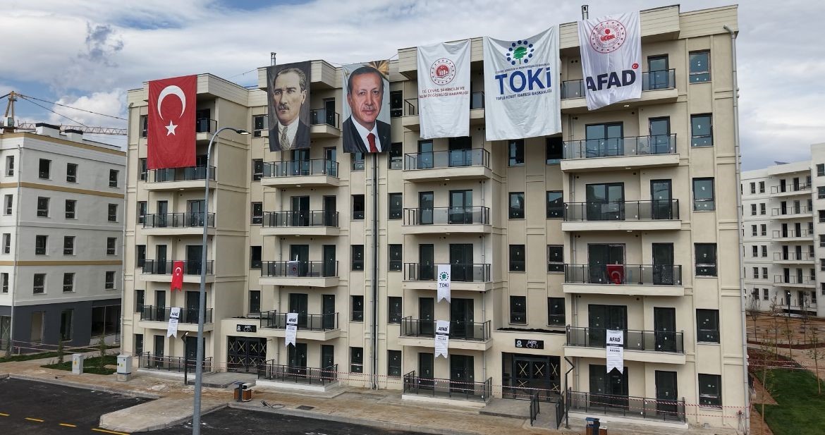 DEPREMİN YARALARININ SARILDIĞI HATAY’DA 9’UNCU KURA ÇEKİMİYLE 11 BİN 320 BAĞIMSIZ BÖLÜMÜN HAK...