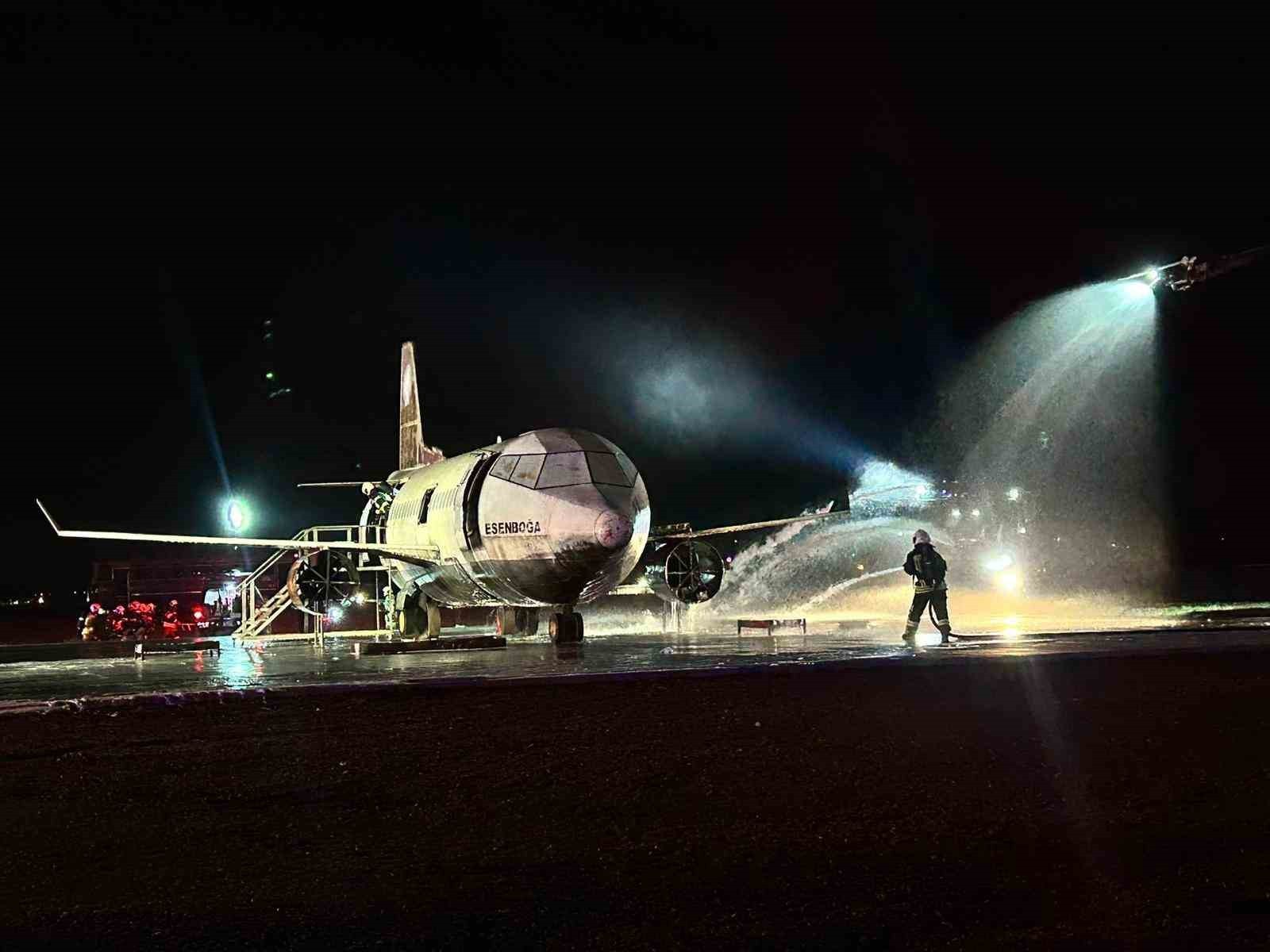 DHMİ ESENBOĞA HAVALİMANI BAŞMÜDÜRLÜĞÜ KOORDİNASYONUNDA 'UÇAK KAZASI VE KİMYASAL MADDE (ARSENİK)...