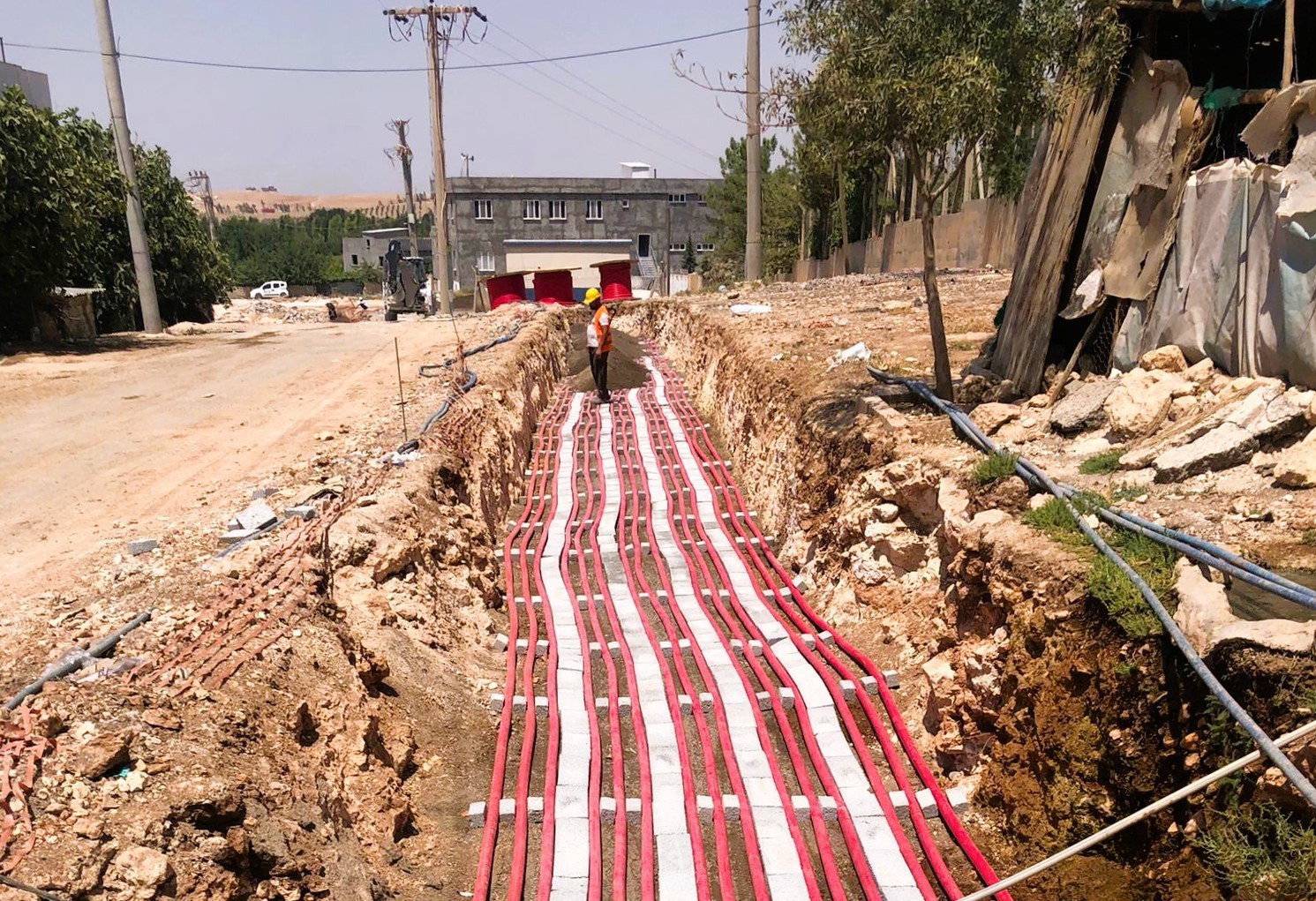 DİCLE ELEKTRİK, MARDİN’İN NUSAYBİN İLÇESİNDEKİ ENERJİ ALTYAPISINI 238 MİLYON LİRALIK  YATIRIMLA...