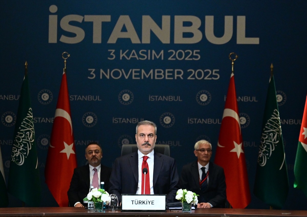 Dışişleri Bakanı Hakan Fidan'ın ev sahipliğinde İstanbul'da düzenlenen Gazze konulu toplantı...