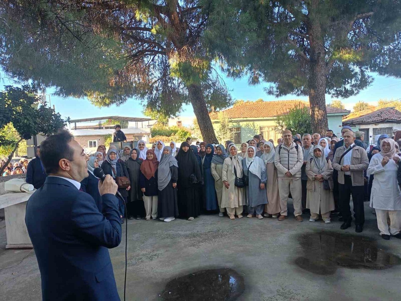 DİYANET İŞLERİ BAŞKANLIĞI'NIN 2025-2026 UMRE ORGANİZASYONU KAPSAMINDA AYDIN'IN ÇİNE İLÇESİNDEN 90...