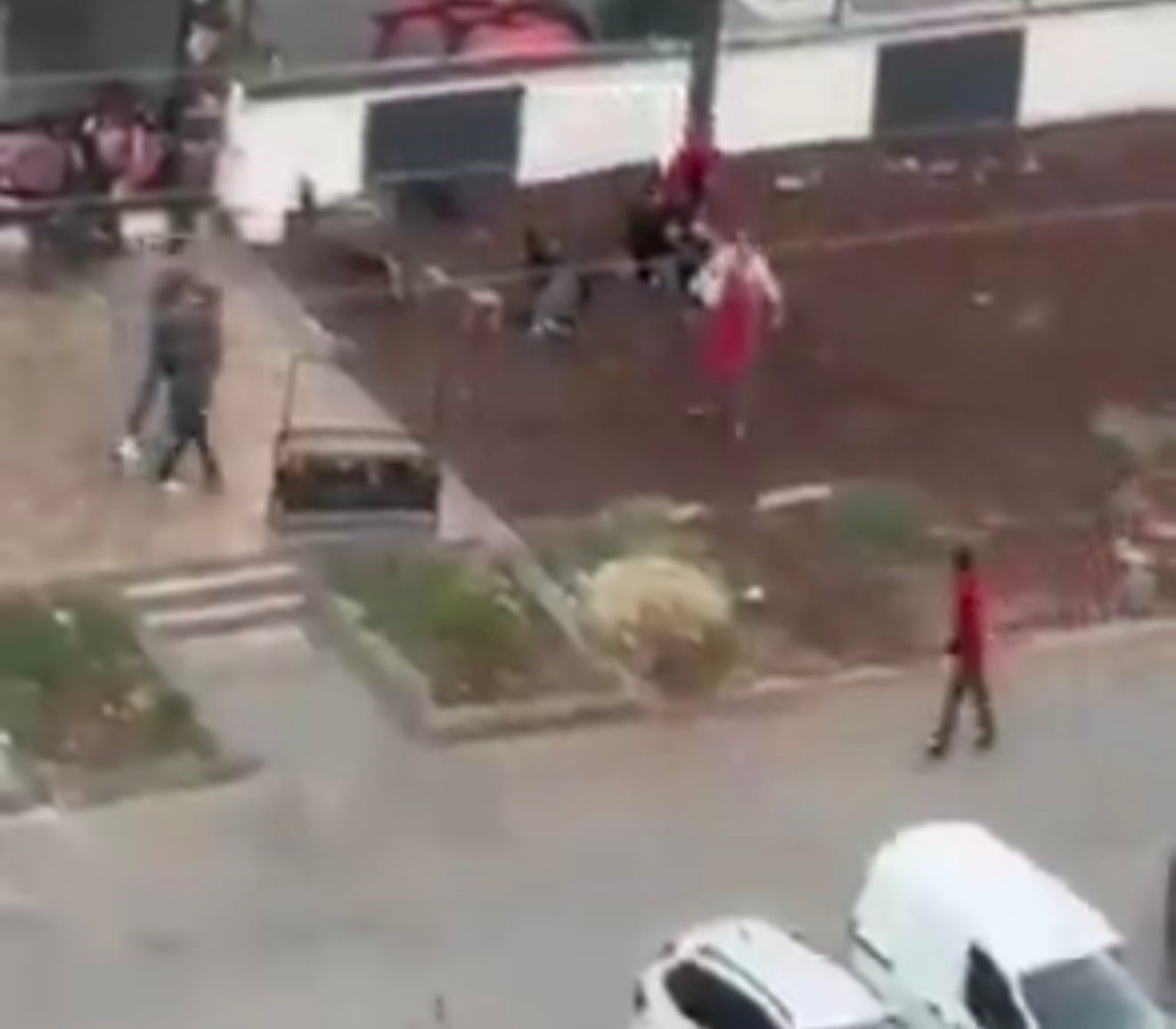 DİYARBAKIR'DA KASAP DÜKKANINDA 2 KİŞİNİN ÖLDÜĞÜ 2 KİŞİNİN DE YARALANDIĞI SİLAHLI KAVGA ANLARI CEP...