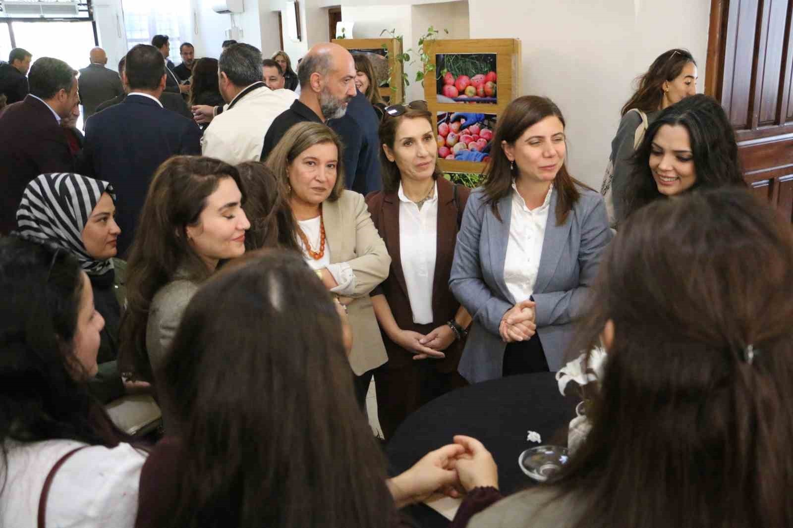 DİYARBAKIR'DA KURULAN KEY MA KADIN KOOPERATİFİ ÇERÇİ SATIŞ NOKTASININ AÇILIŞI YAPILDI.