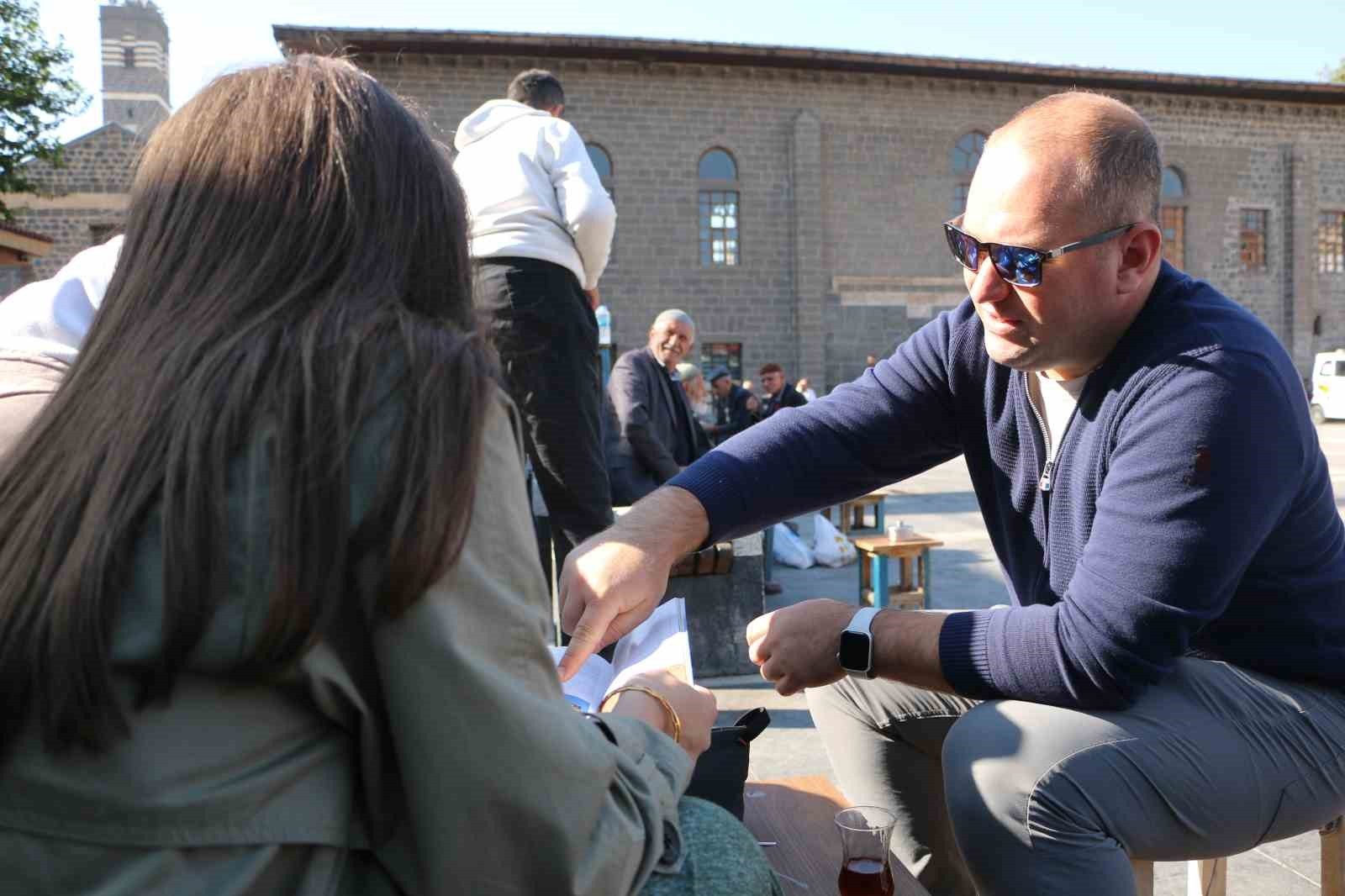 DİYARBAKIR’A TATİL YAPMAYA GELDİKTEN SONRA ÇOK BEĞENİP DİYARBAKIR’A YERLEŞEN CEREN VE İBRAHİM...