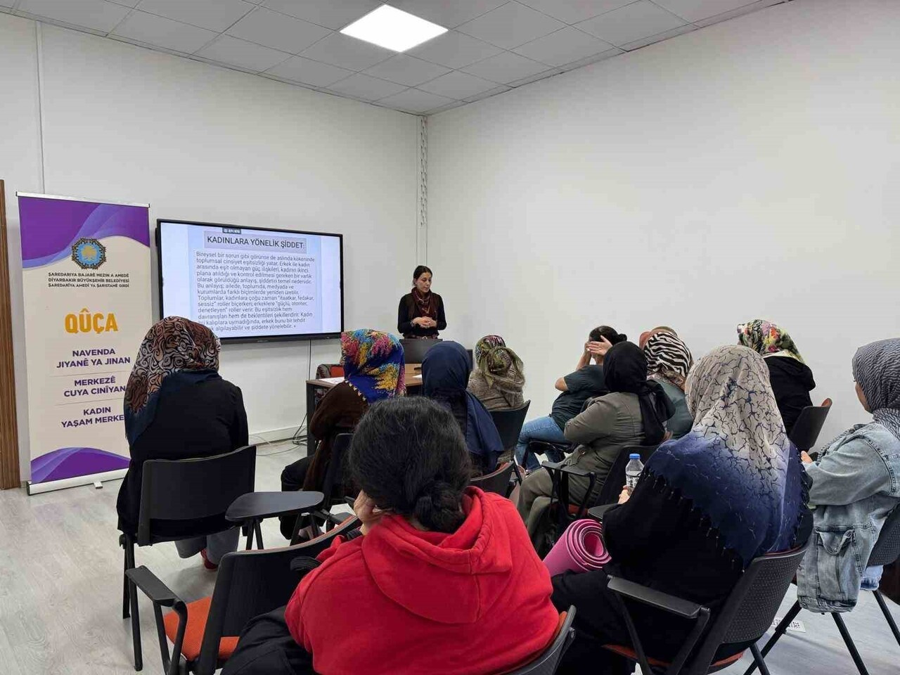 DİYARBAKIR BÜYÜKŞEHİR BELEDİYESİNİN 25 KASIM KADINA YÖNELİK ŞİDDETE KARŞI ULUSLARARASI MÜCADELE...