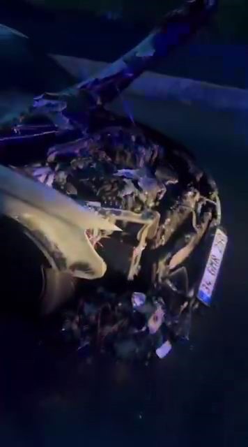 DİYARBAKIR’DA BİR ARAÇ, PARK HALİNDEYKEN ALEV ALDI. OLAYDA ÖLEN YA DA YARALANAN OLMAZKEN ARAÇ...