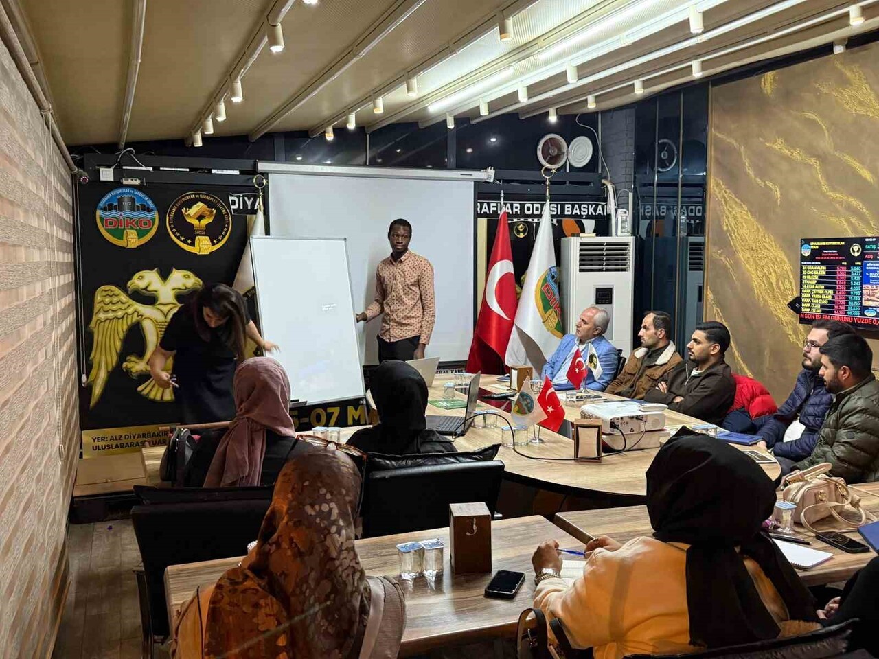 DİYARBAKIR KUYUMCULAR VE SARRAFLAR ODASI BAŞKANI MEHMET YÜKSEL’İN GİRİŞİMLERİ İLE, KENTTE BİR İLKİ...