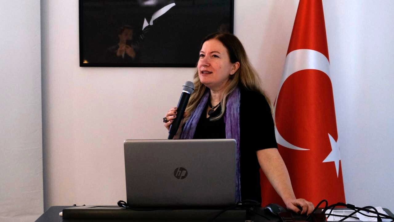 DOÇ. DR. BİLGE BAYRAKTAR