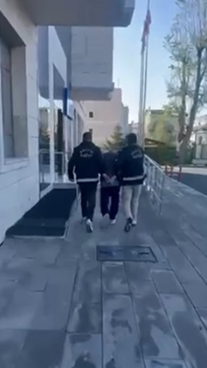 DOLANDIRICILIK SUÇUNDAN 59 YIL 9 AY 21 GÜN KESİNLEŞMİŞ HAPİS CEZASI BULUNAN ŞAHIS YAKALANARAK...