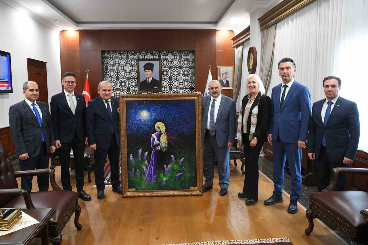 DREMİT TİCARET ODASI YÖNETİMİ, BALIKESİR VALİSİ İSMAİL USTAOĞLU’NU MAKAMINDA ZİYARET...