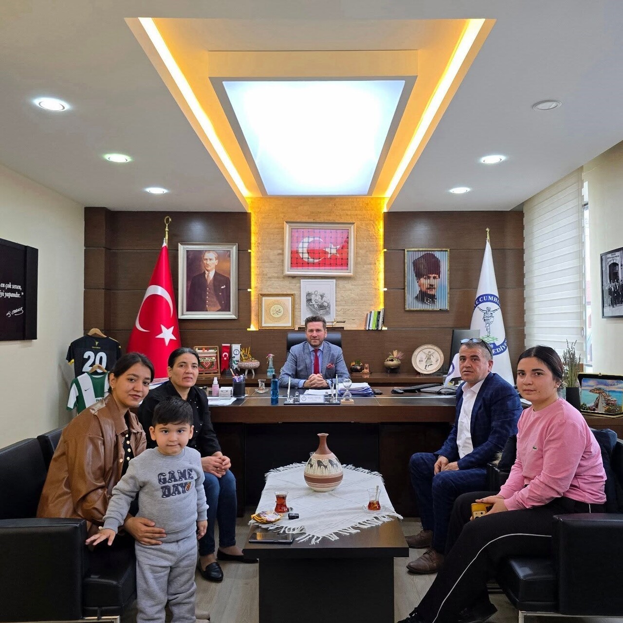 DUCHENNE MUSKÜLER DİSTROFİ (DMD) KAS HASTALIĞIYLA MÜCADELE EDEN MİNİK MEHMET TEFENLİLİ AİLESİYLE...