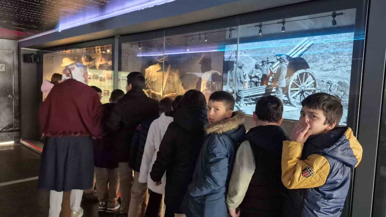 DÜNYANIN EN GELİŞMİŞ ORDULARININ MARMARA VE KARADENİZ’E GEÇMEK İÇİN GELDİĞİ ÇANAKKALE’DE DESTAN...