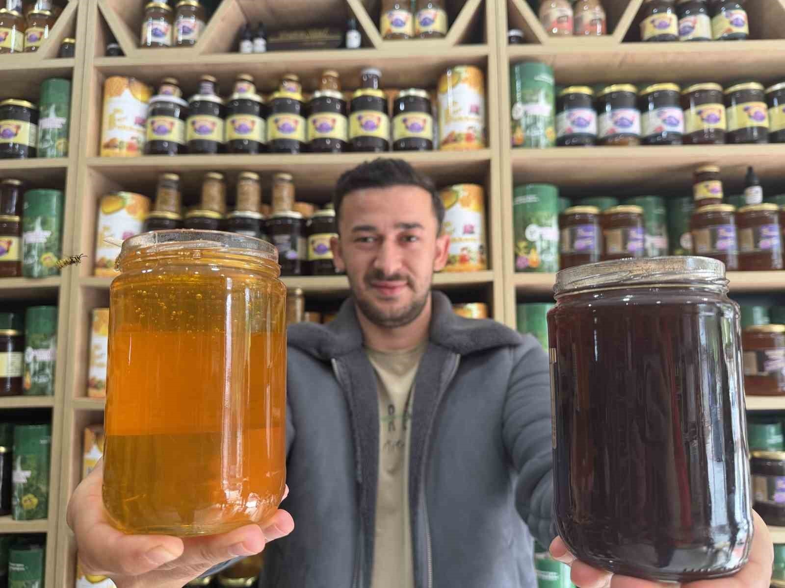 DÜZCE'DE YENİ BAL SAĞIMLARININ BAŞLAMASIYLA SAHTE BALA KARŞI UYARIDA BULUNAN ÜRETİCİ, GERÇEK BALIN...