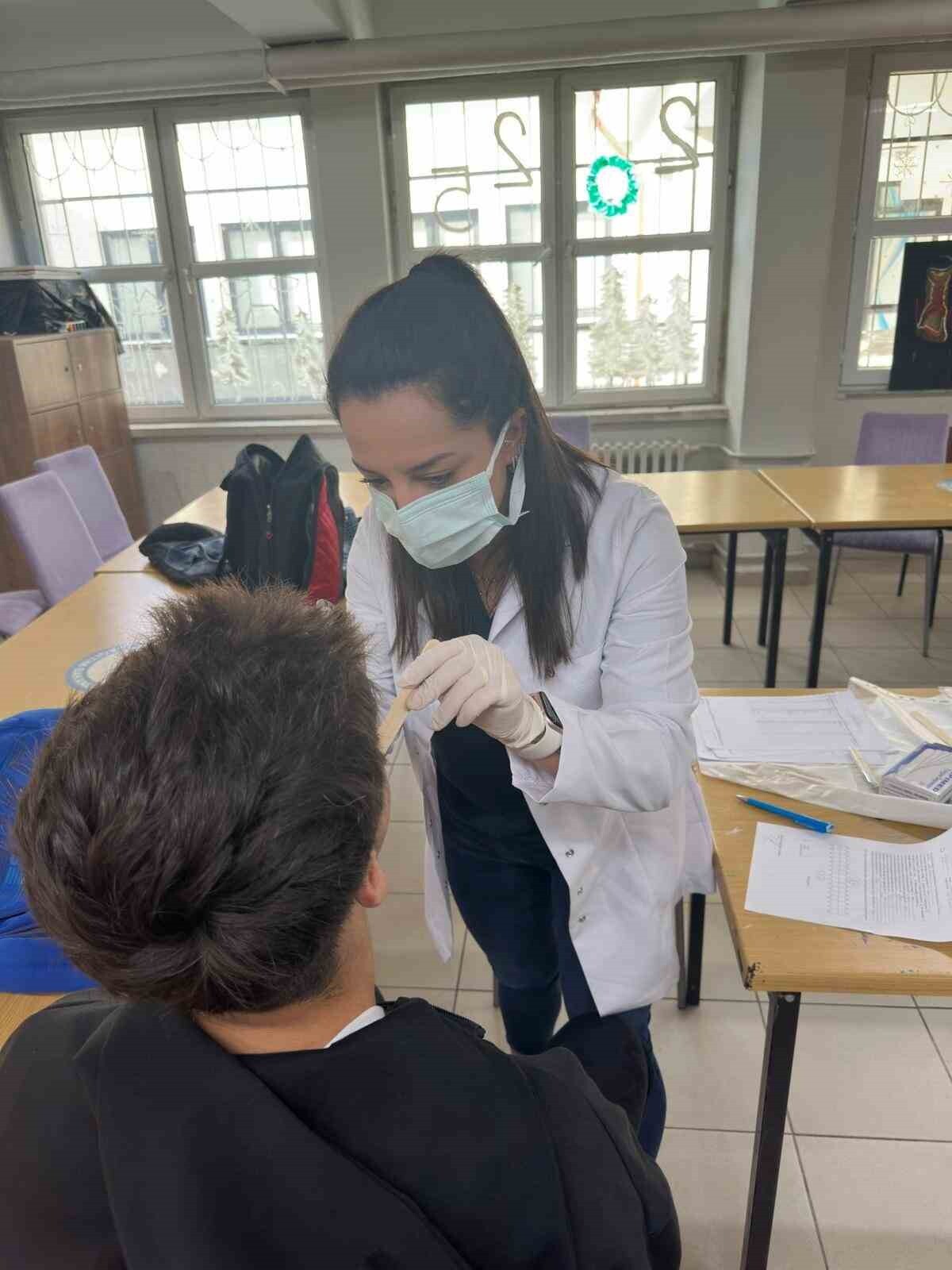 DÜZCE FEN LİSESİ’NDE DÜZENLENEN AĞIZ VE DİŞ SAĞLIĞI ETKİNLİĞİNDE 150 ÖĞRENCİNİN SAĞLIK TARAMASI...