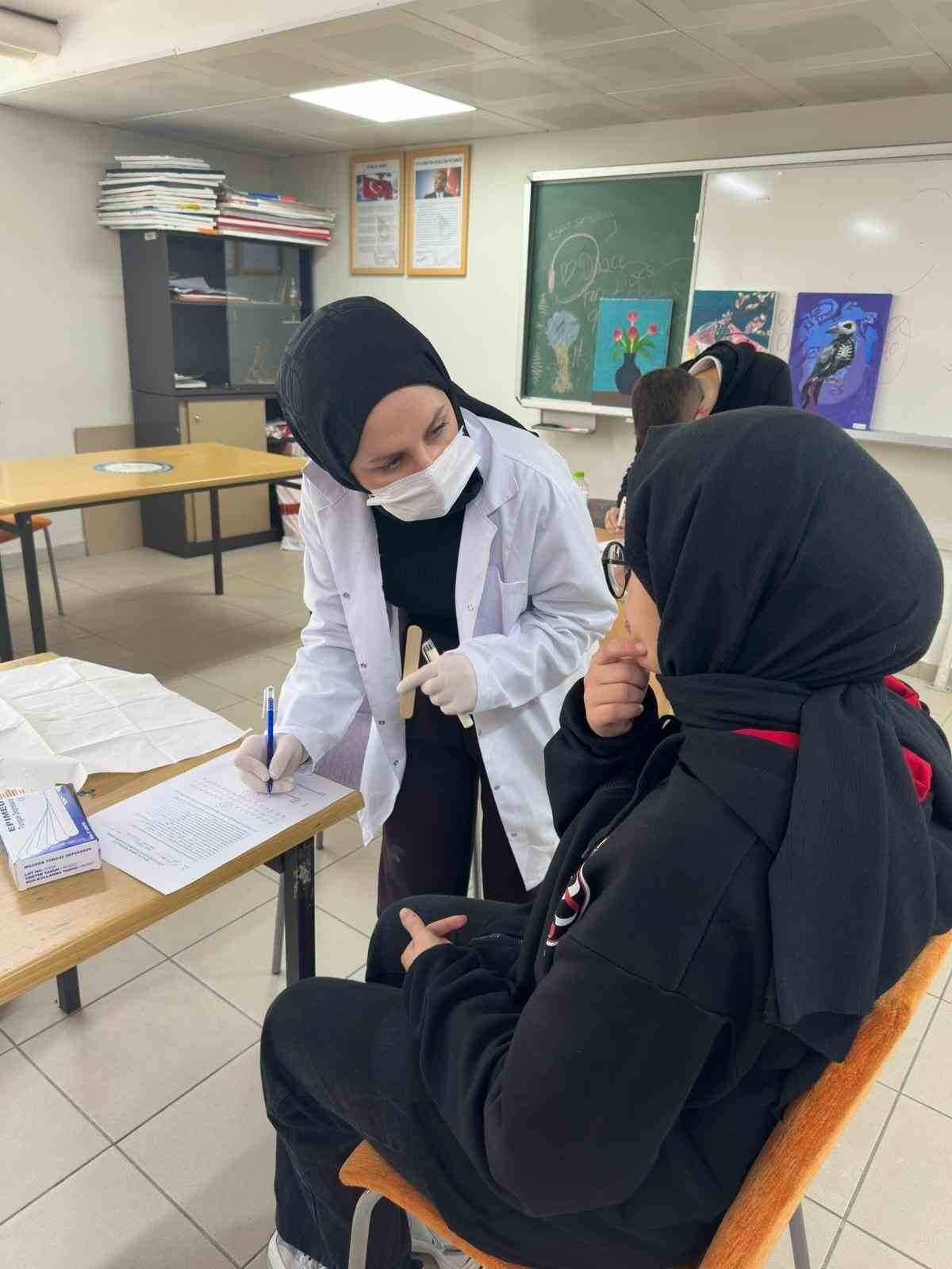 DÜZCE FEN LİSESİ’NDE DÜZENLENEN AĞIZ VE DİŞ SAĞLIĞI ETKİNLİĞİNDE 150 ÖĞRENCİNİN SAĞLIK TARAMASI...